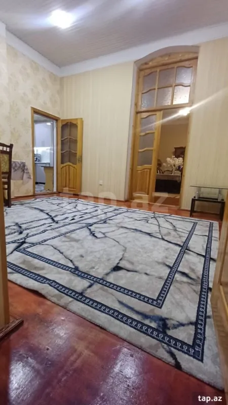 Satılır 4 otaqlı mənzil 105 m²