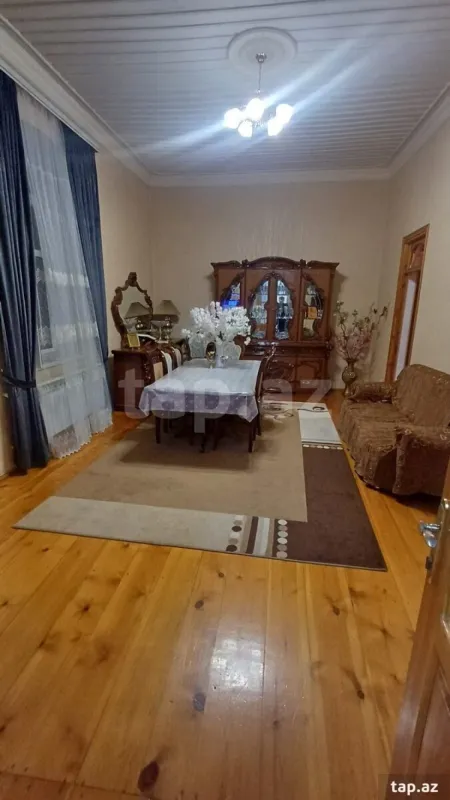 Satılır 4 otaqlı mənzil 105 m²