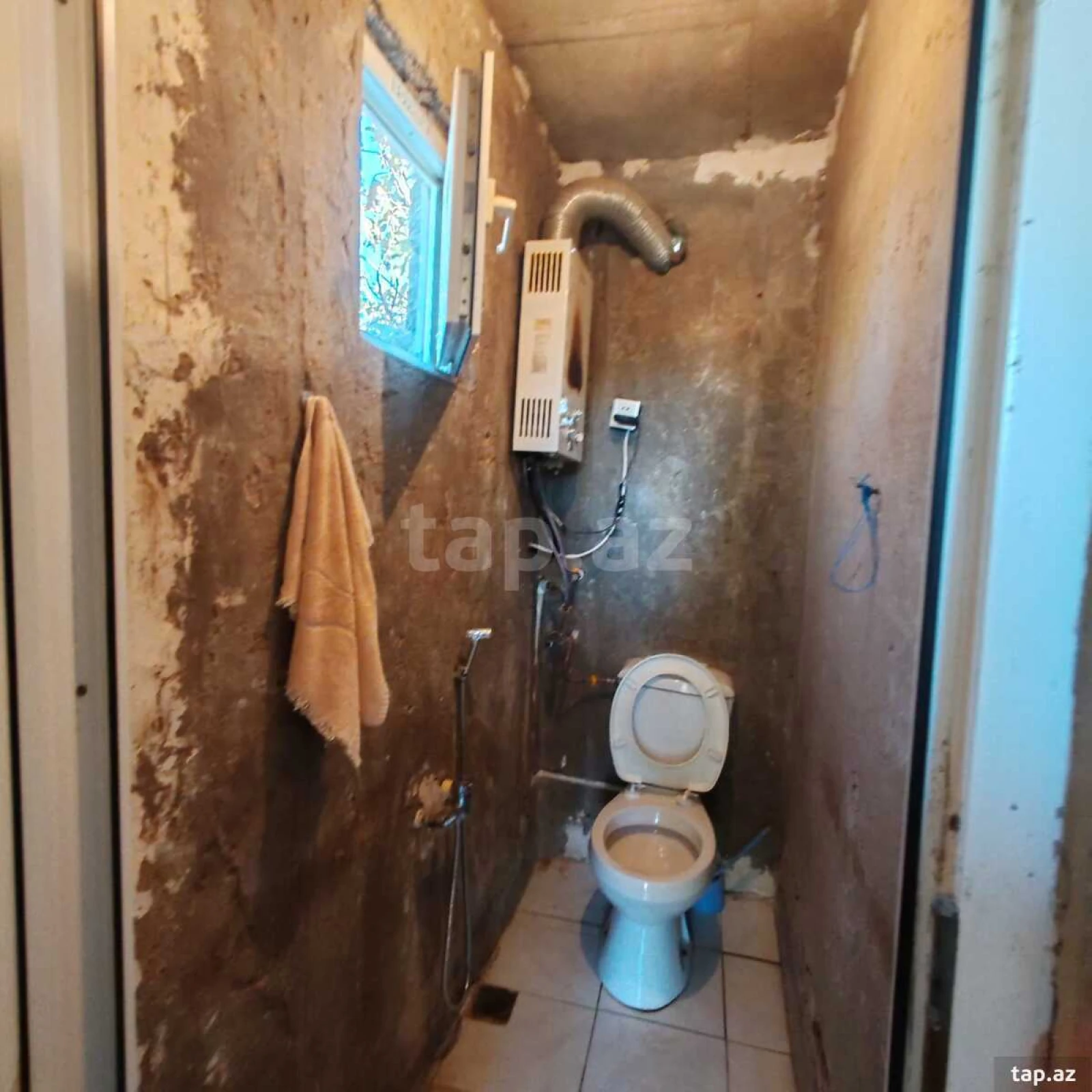 Satılır 4 otaqlı həyət evi