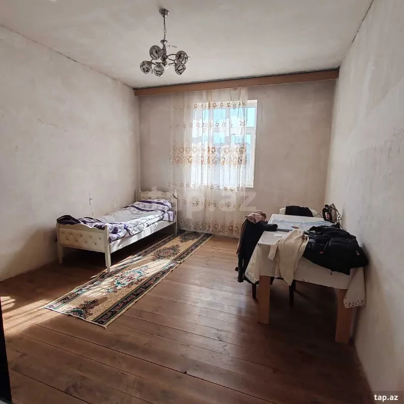 Satılır 4 otaqlı həyət evi