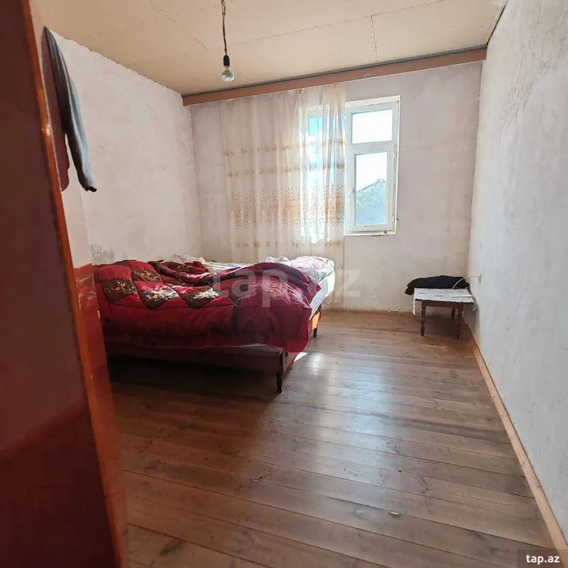 Satılır 4 otaqlı həyət evi