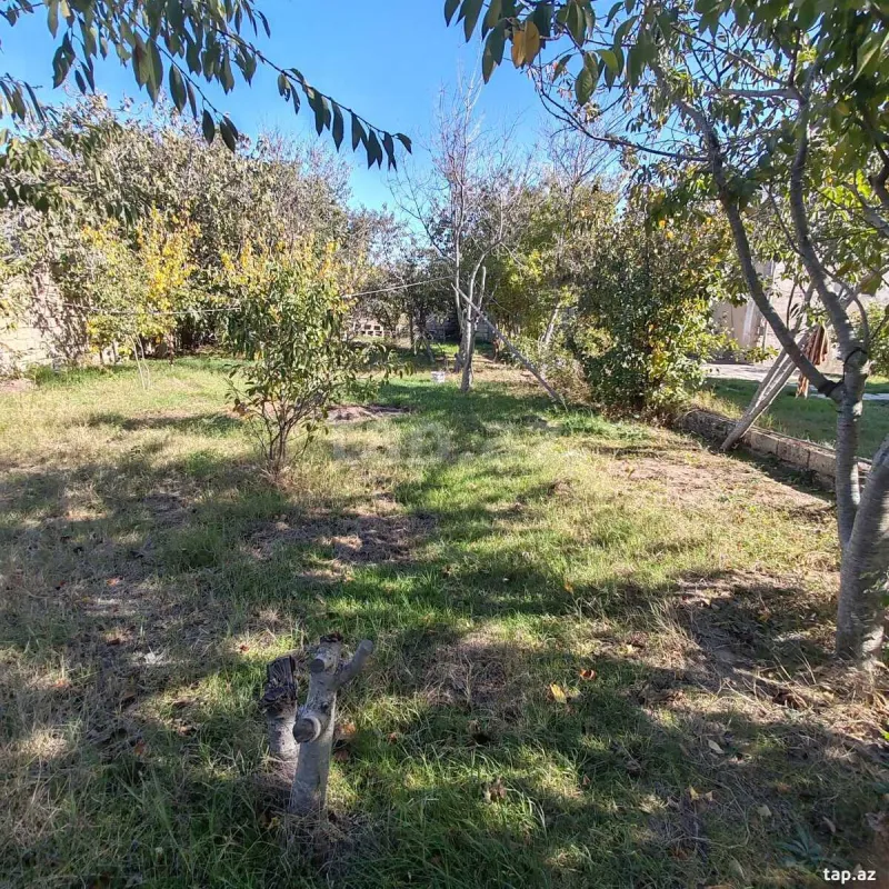 Satılır 4 otaqlı həyət evi