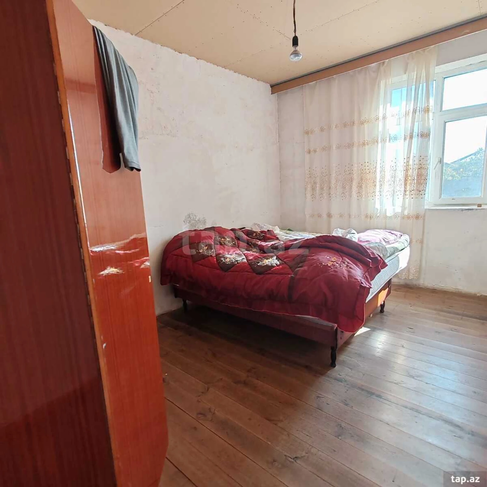 Satılır 4 otaqlı həyət evi