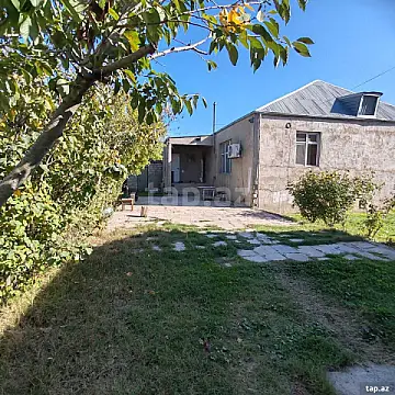 Satılır 4 otaqlı həyət evi