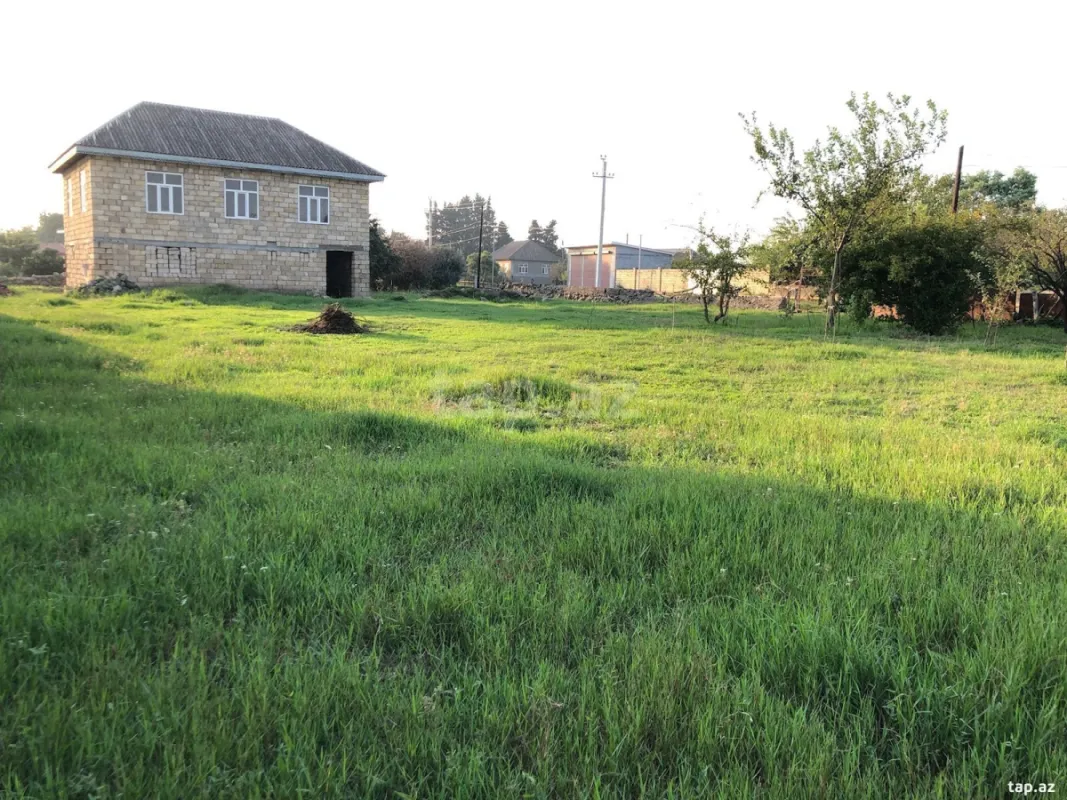 Satılır 6 otaqlı həyət evi