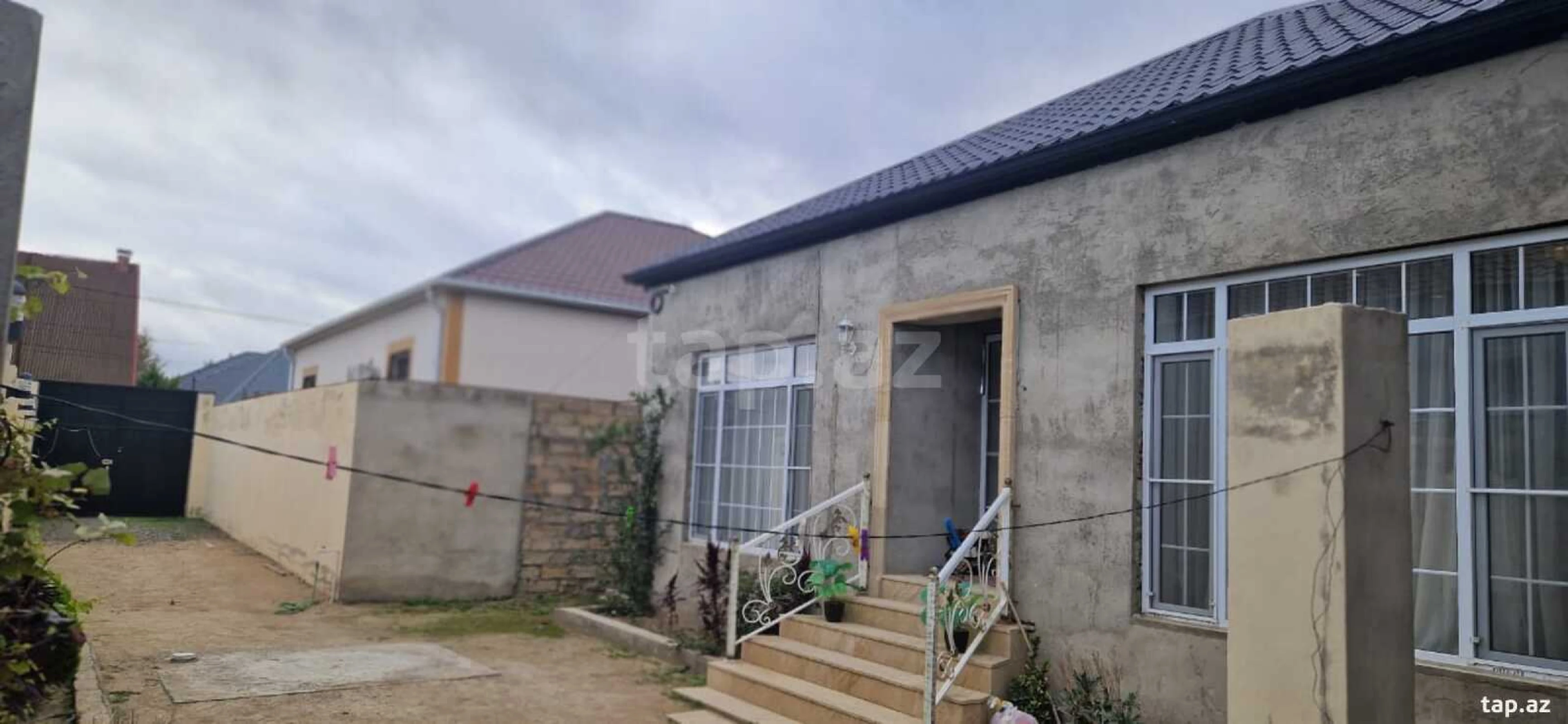 Satılır 3 otaqlı həyət evi