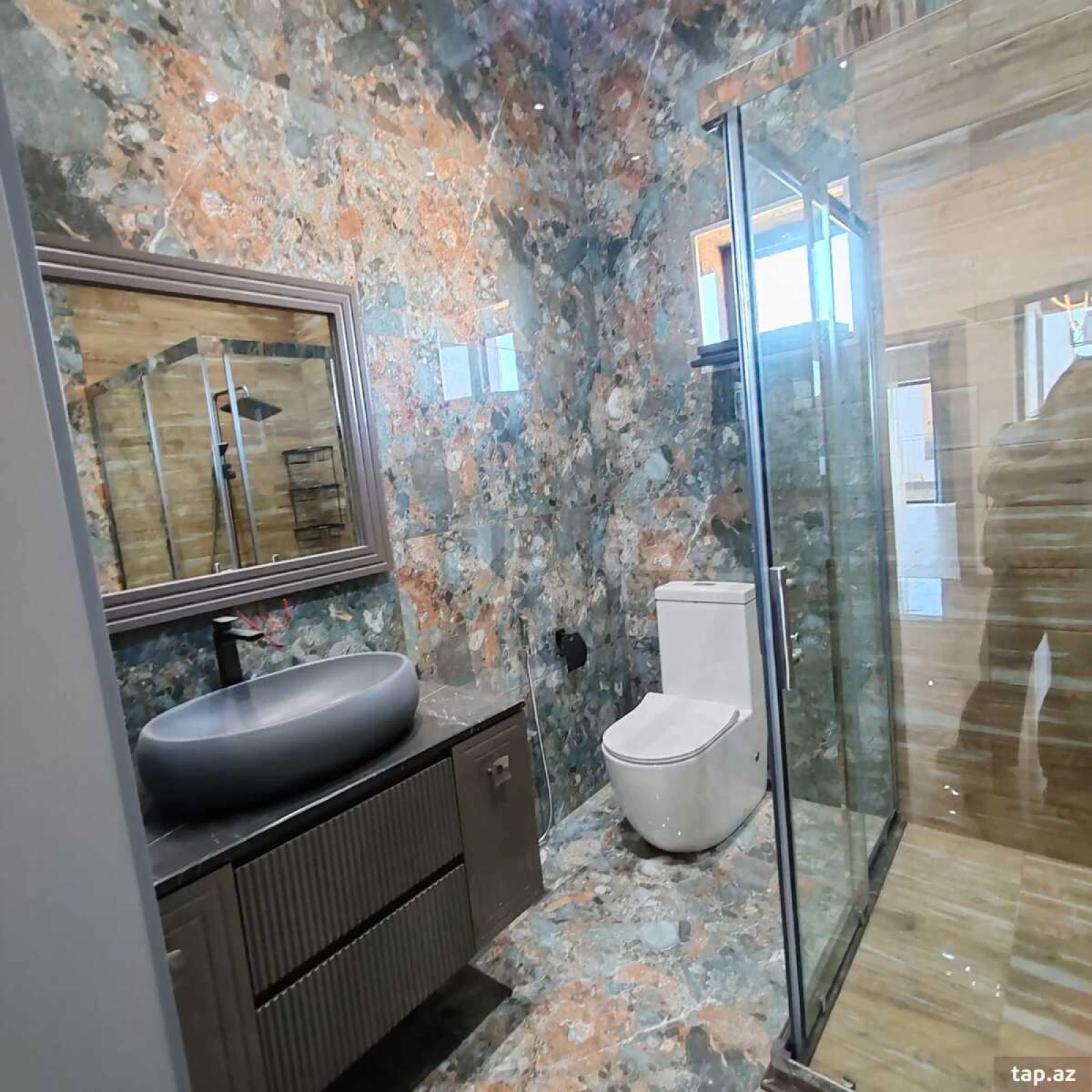 Satılır 5 otaqlı həyət evi