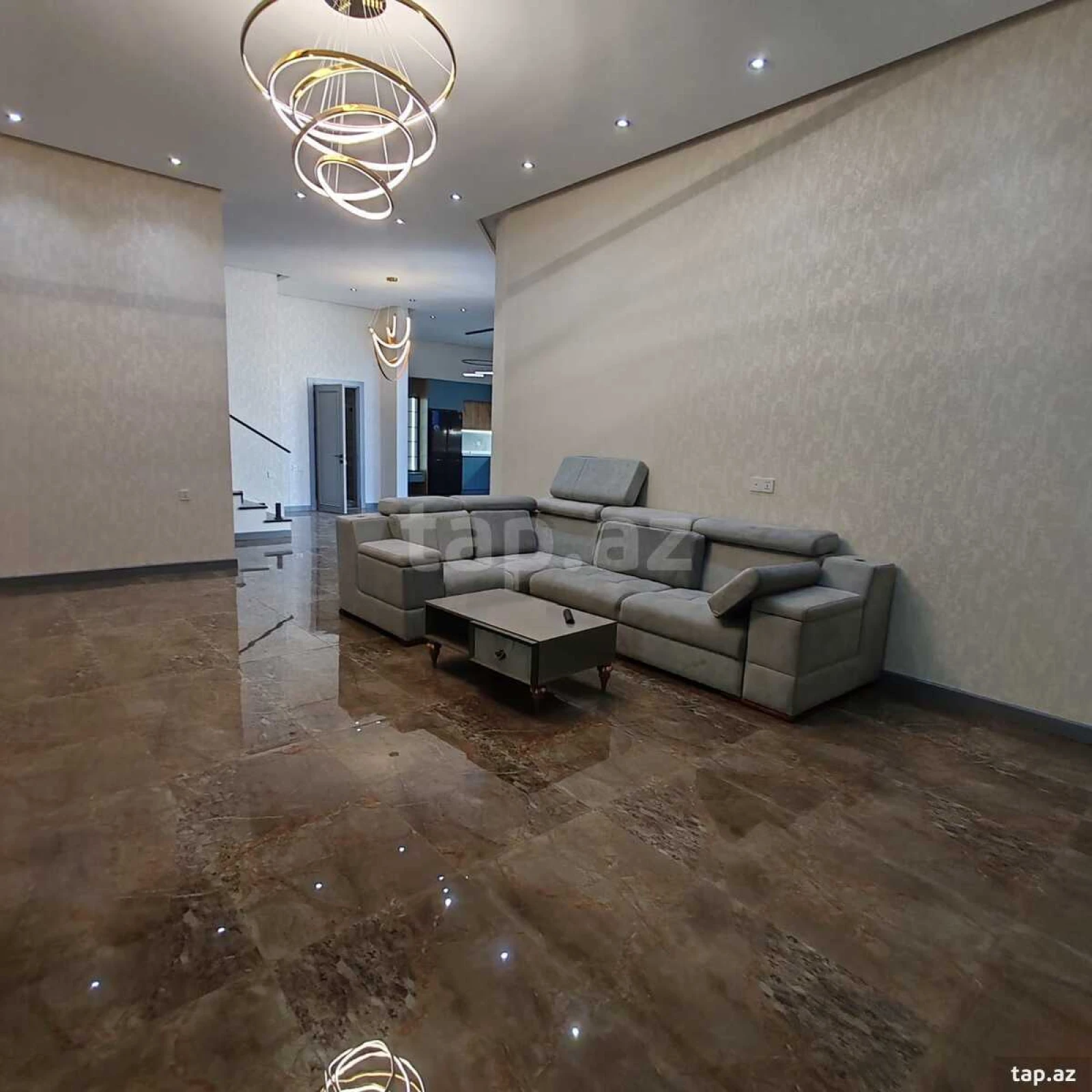 Satılır 5 otaqlı həyət evi