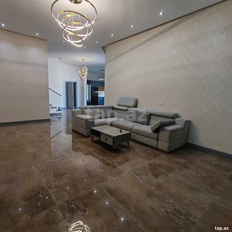 Satılır 5 otaqlı həyət evi