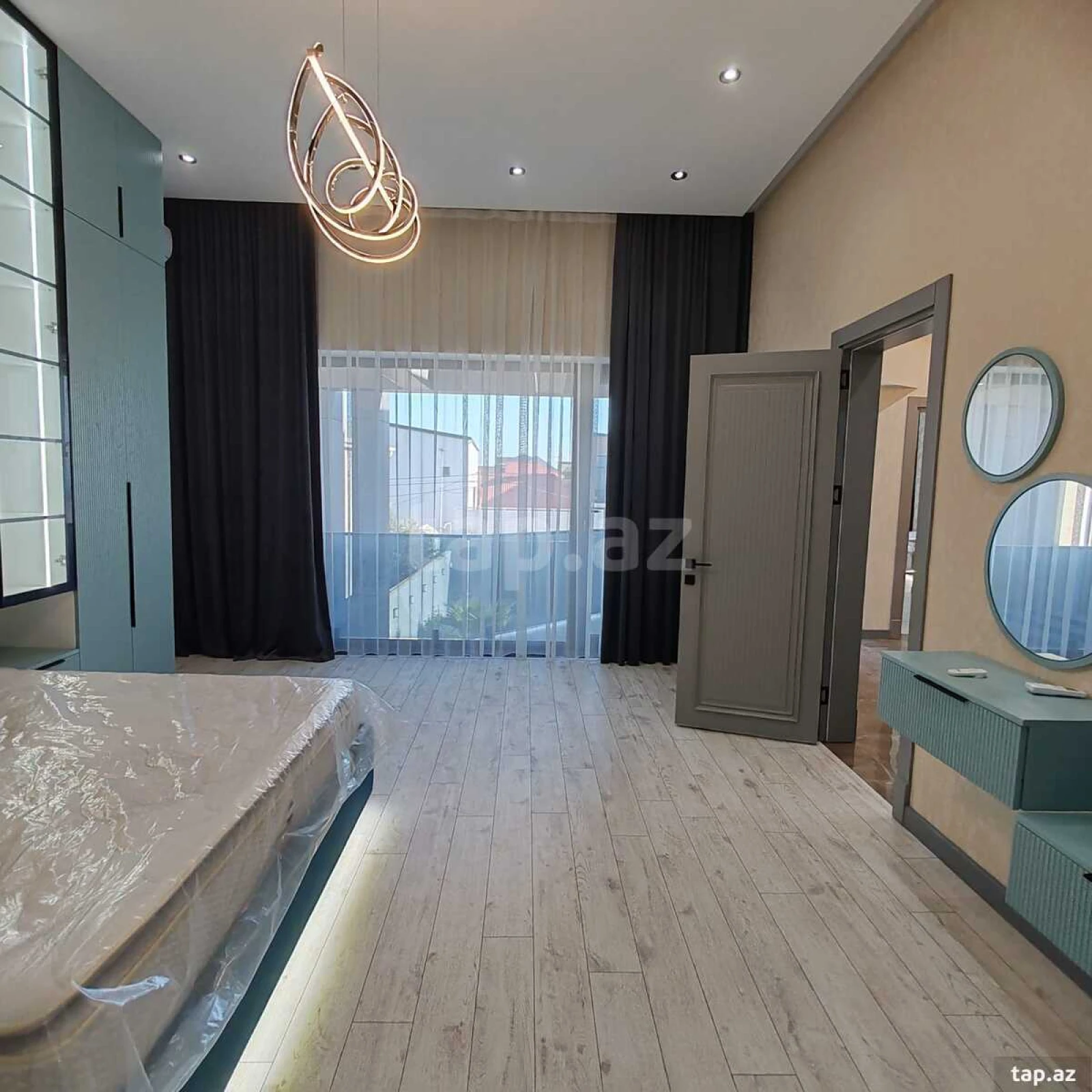 Satılır 5 otaqlı həyət evi