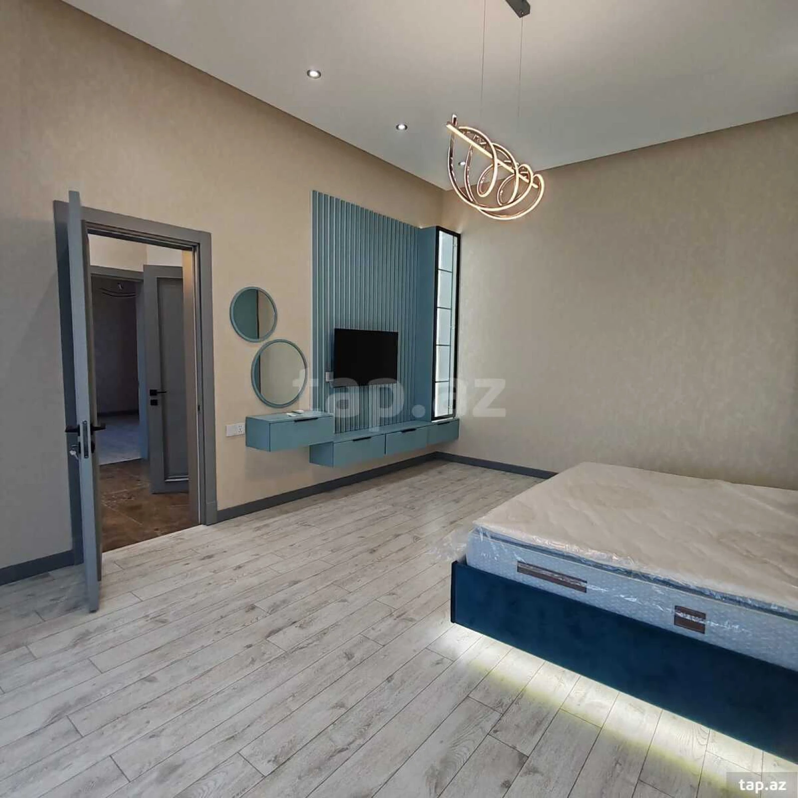 Satılır 5 otaqlı həyət evi