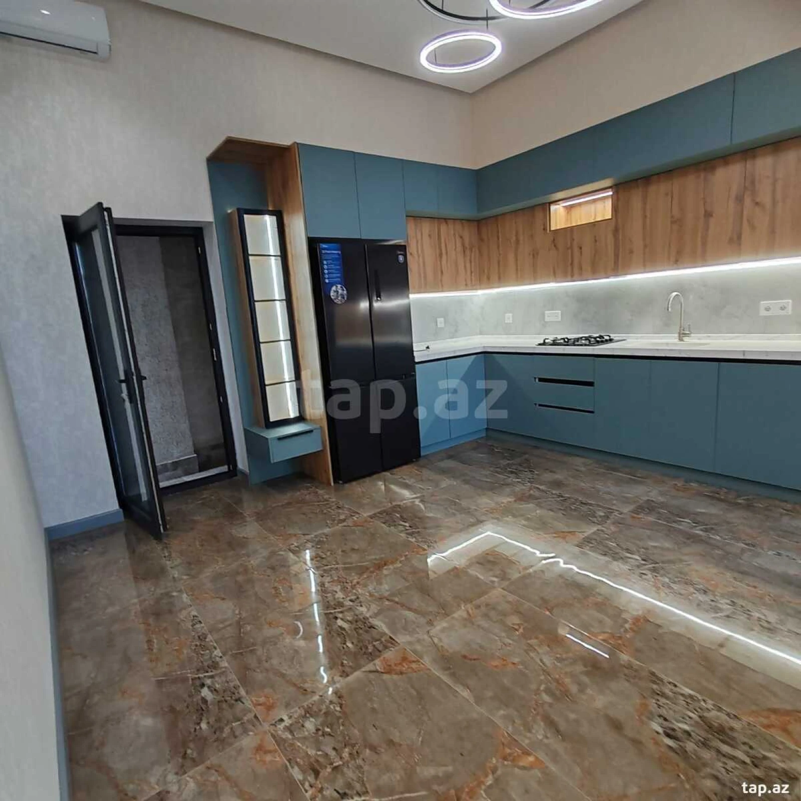 Satılır 5 otaqlı həyət evi