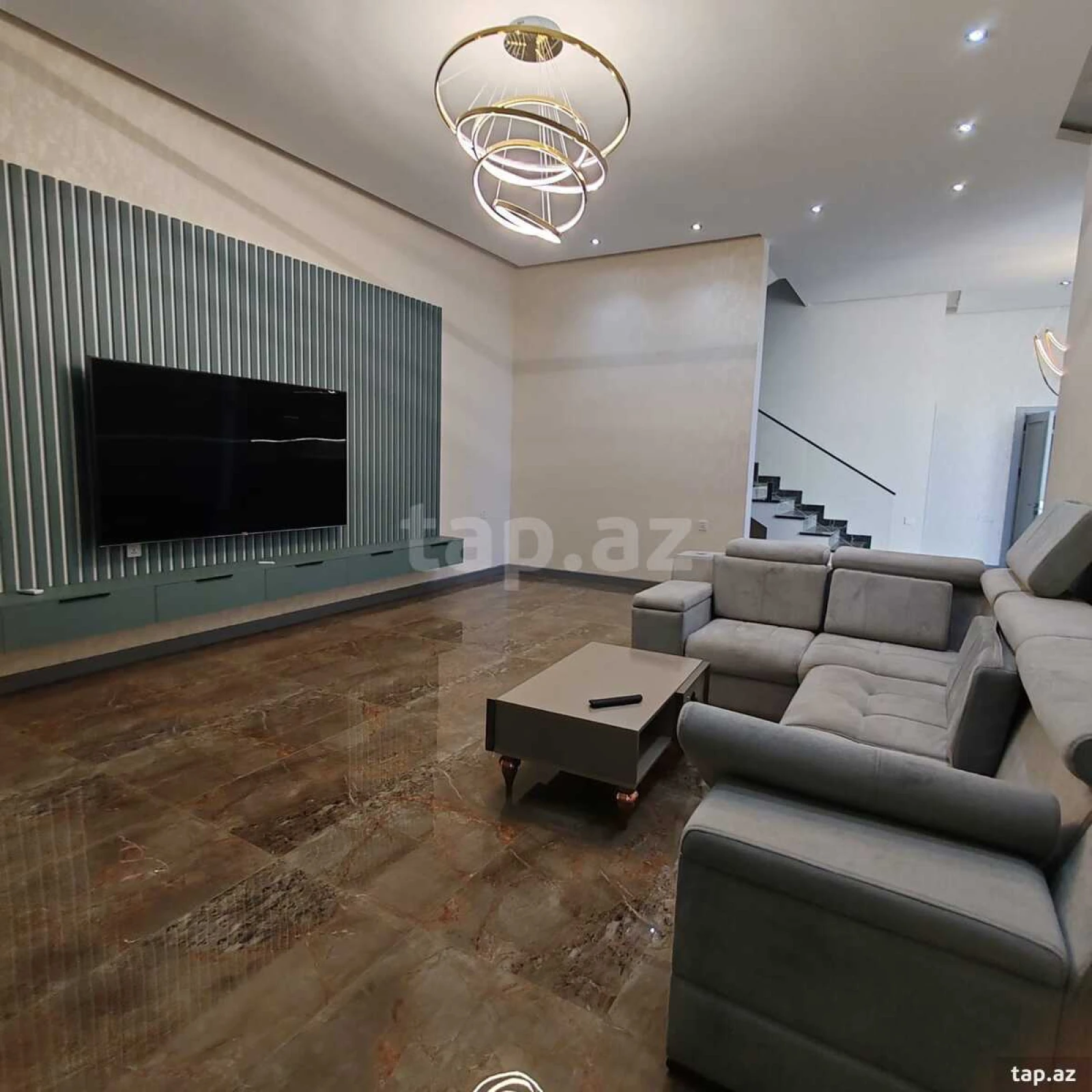 Satılır 5 otaqlı həyət evi