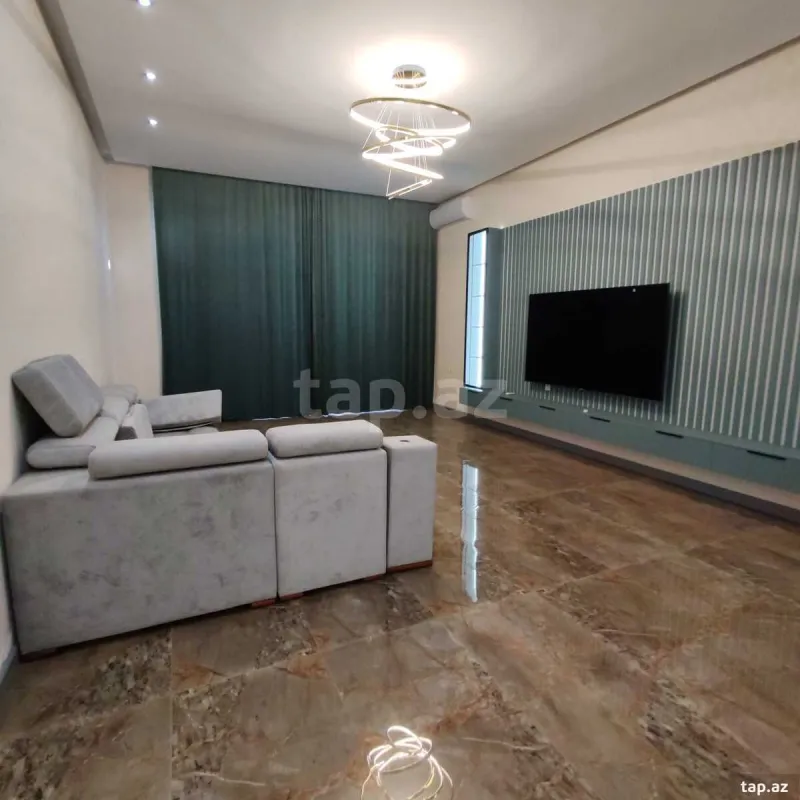 Satılır 5 otaqlı həyət evi