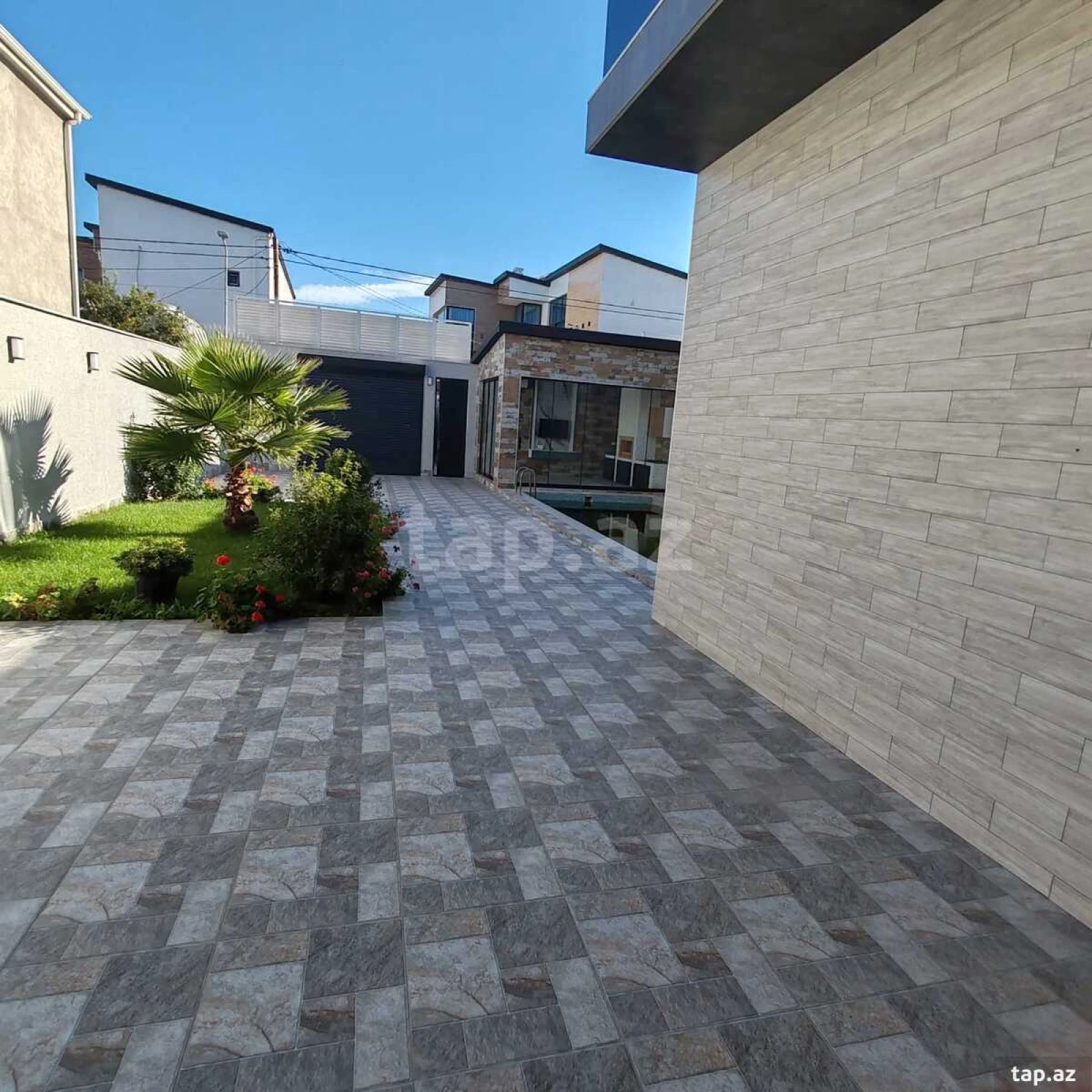 Satılır 5 otaqlı həyət evi