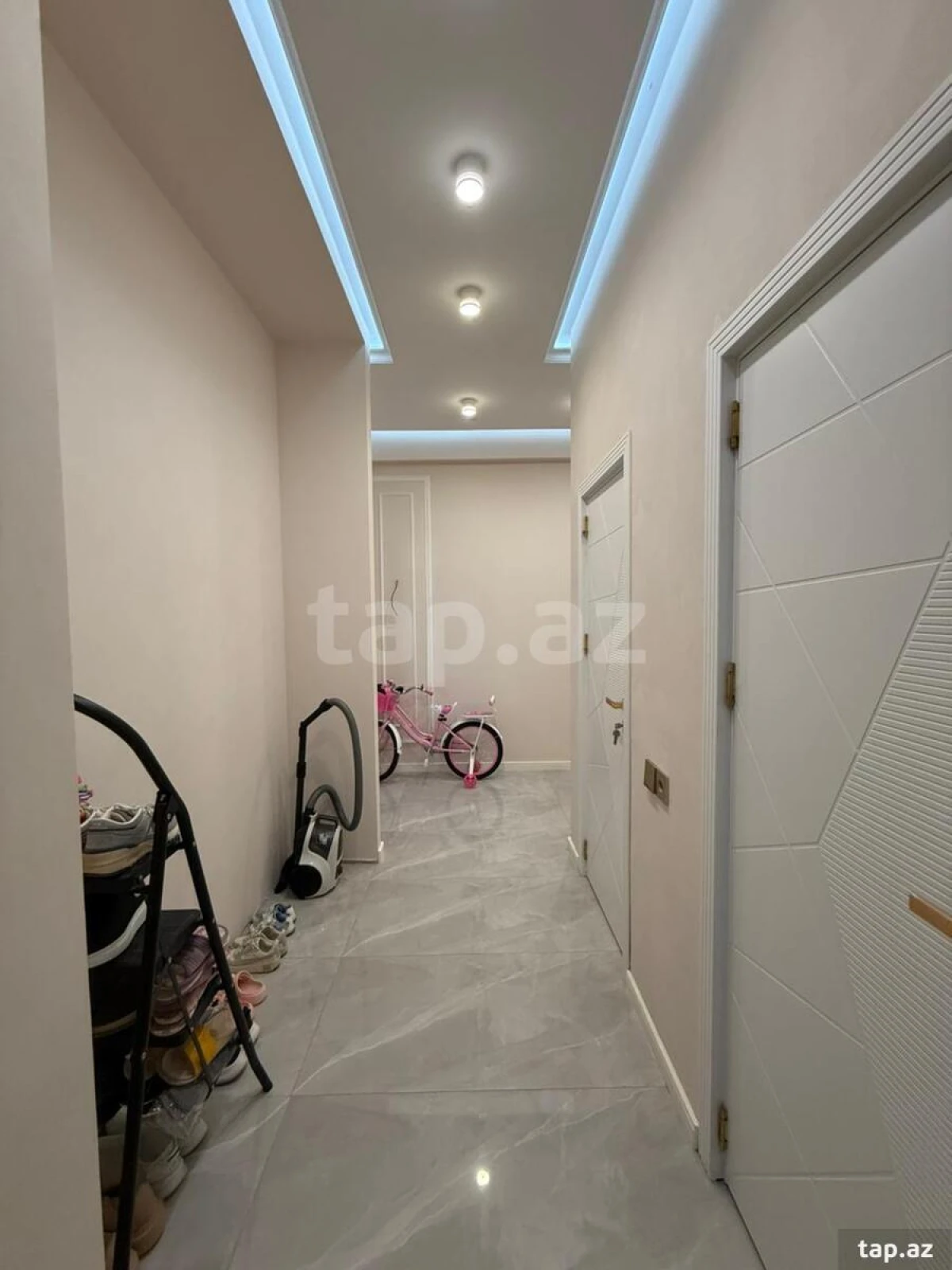 Satılır 3 otaqlı yeni tikili 122 m²