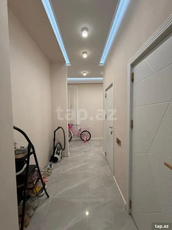 Satılır 3 otaqlı yeni tikili 122 m²