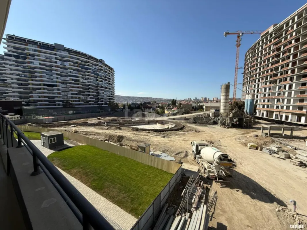 Satılır 3 otaqlı yeni tikili 122 m²