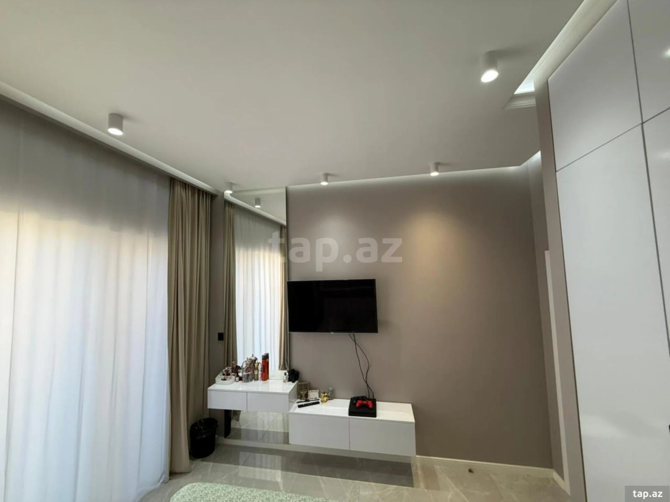 Satılır 3 otaqlı yeni tikili 122 m²