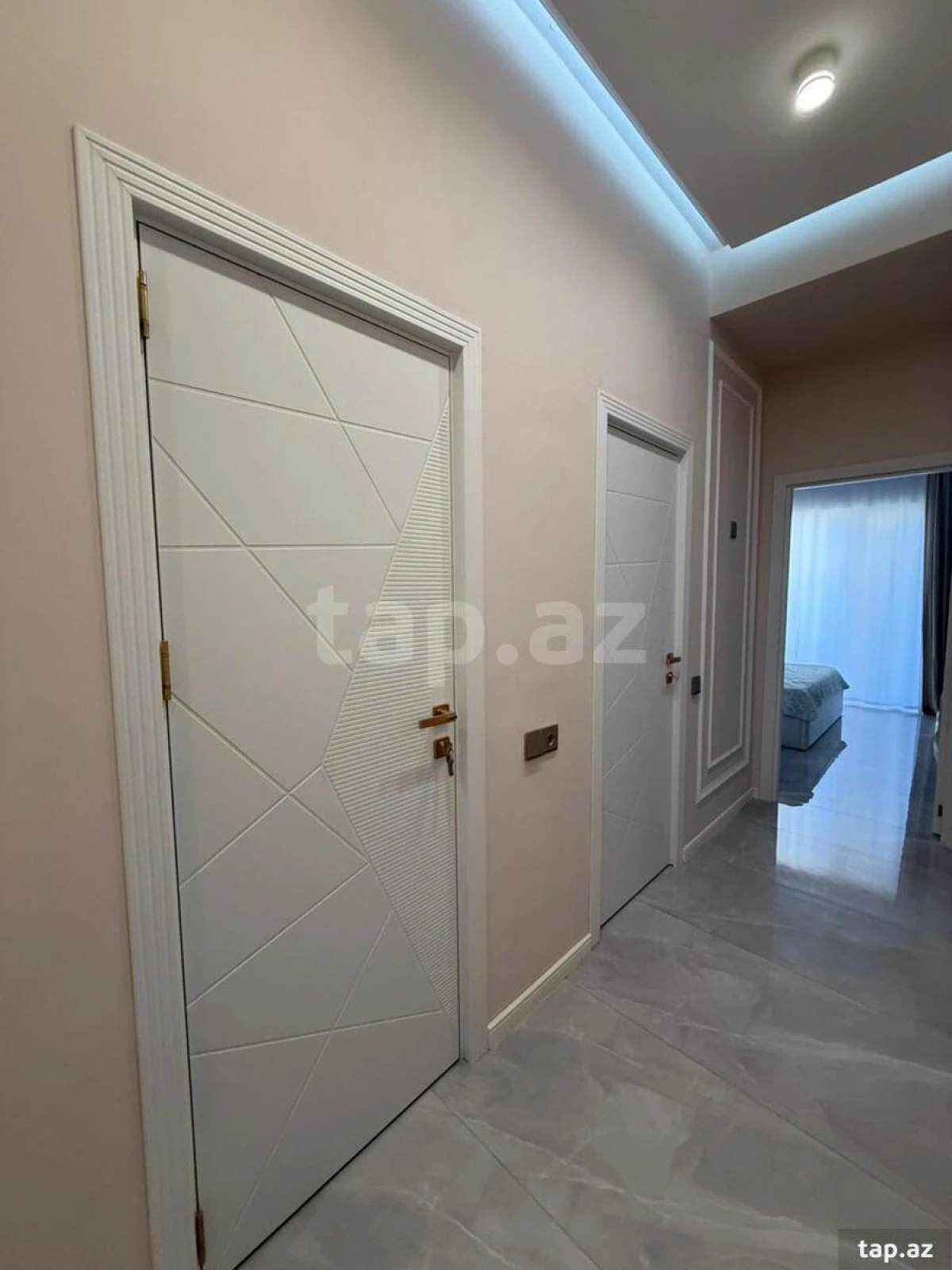 Satılır 3 otaqlı yeni tikili 122 m²