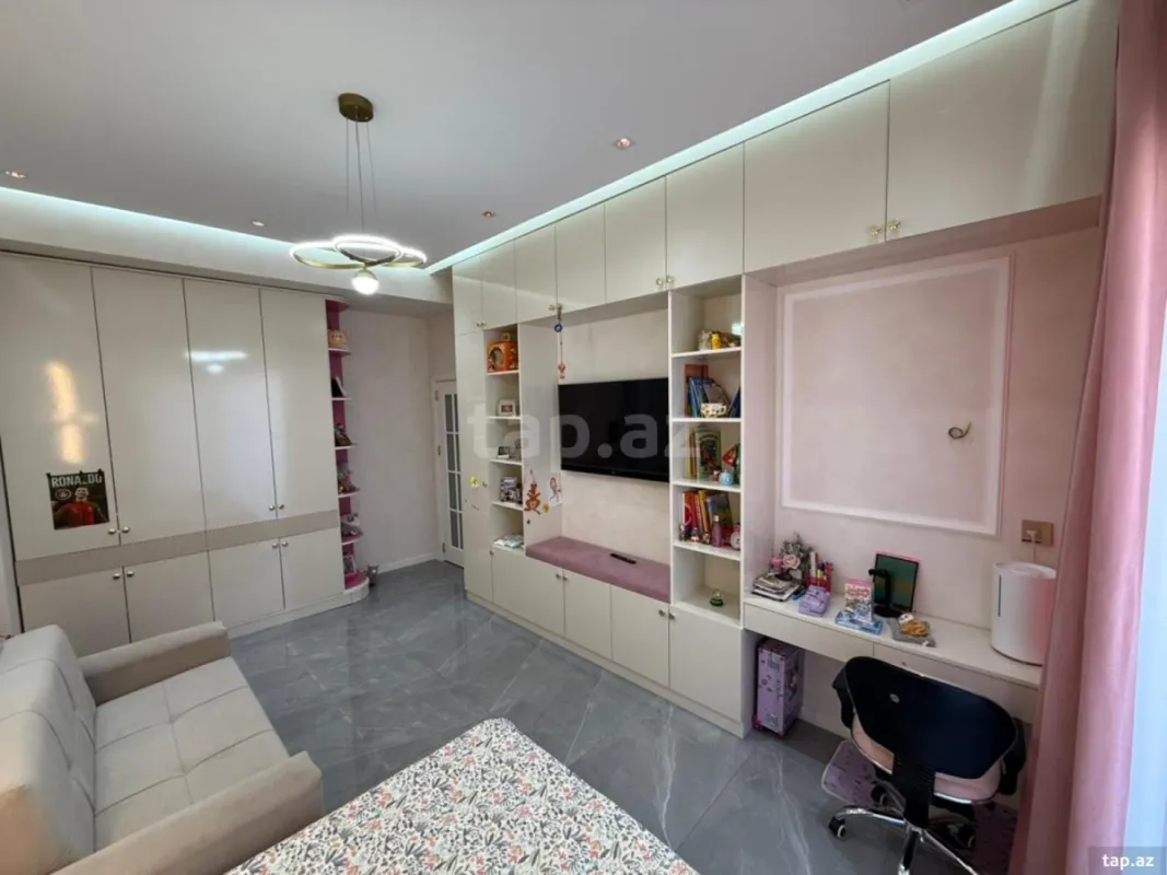 Satılır 3 otaqlı yeni tikili 122 m²