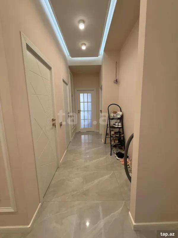 Satılır 3 otaqlı yeni tikili 122 m²