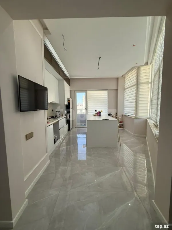 Satılır 3 otaqlı yeni tikili 122 m²