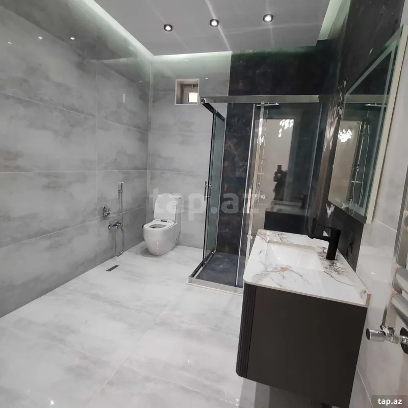 Satılır 5 otaqlı həyət evi