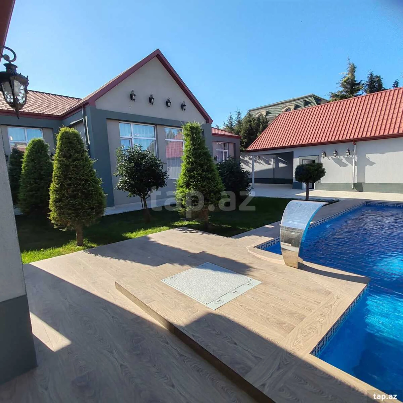 Satılır 5 otaqlı həyət evi