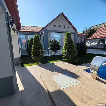 Satılır 5 otaqlı həyət evi