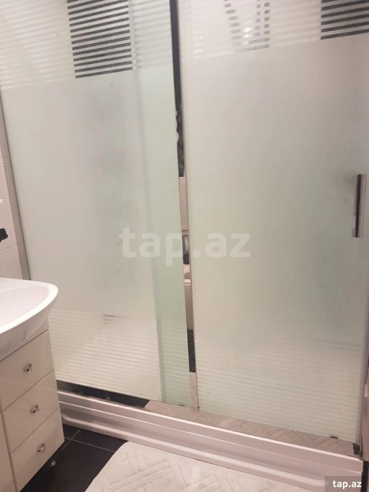 Satılır 3 otaqlı yeni tikili 90 m²