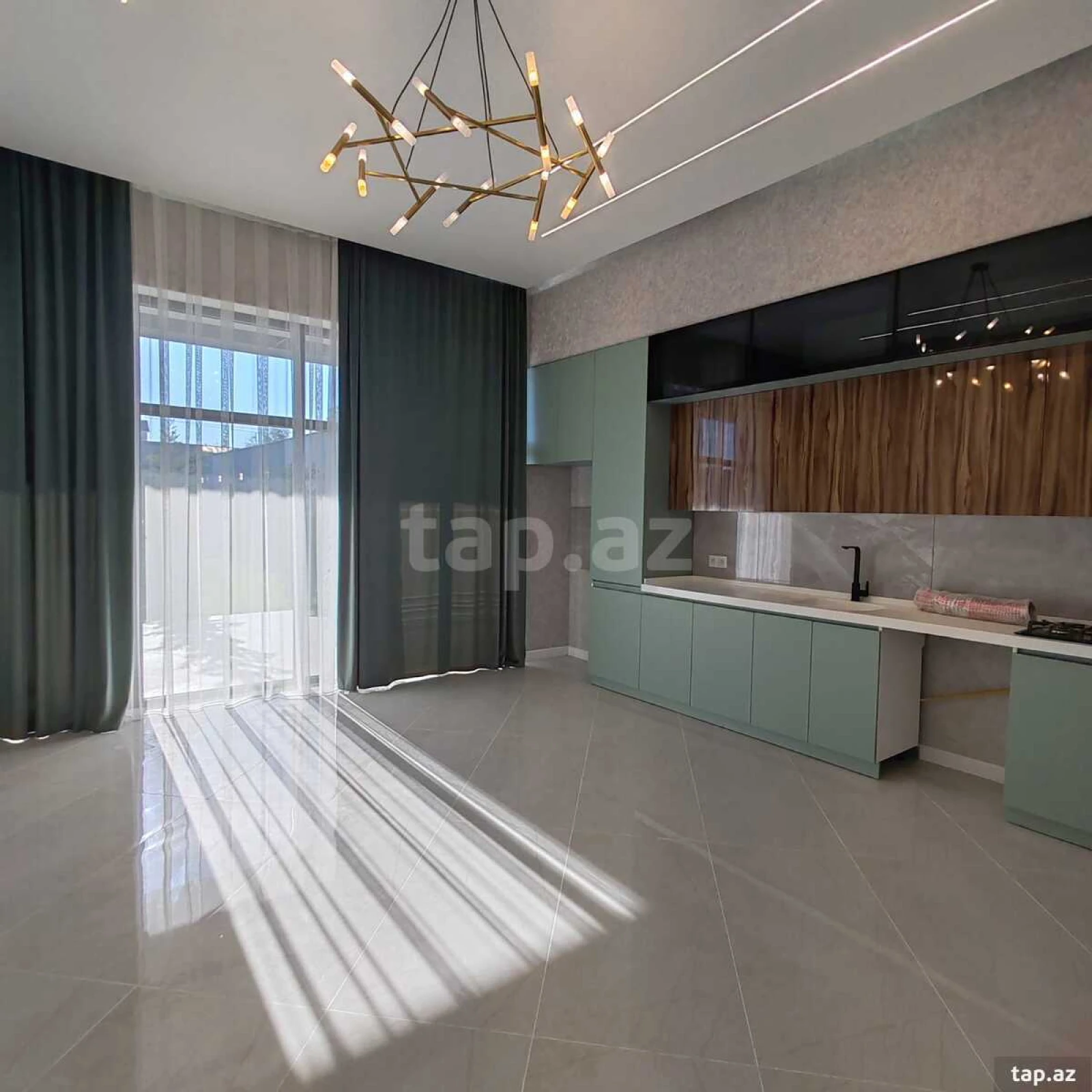 Satılır 4 otaqlı həyət evi