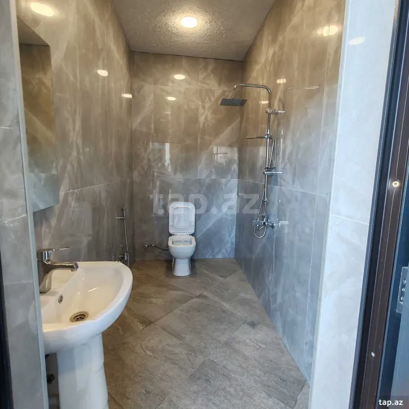 Satılır 4 otaqlı həyət evi