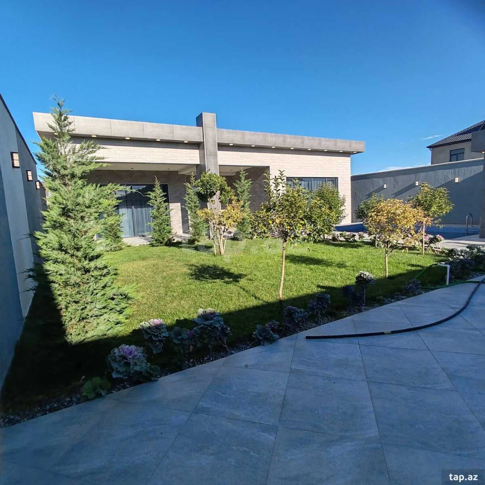 Satılır 4 otaqlı həyət evi