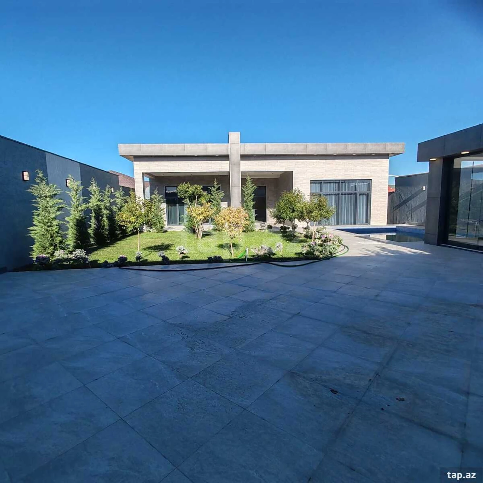 Satılır 4 otaqlı həyət evi