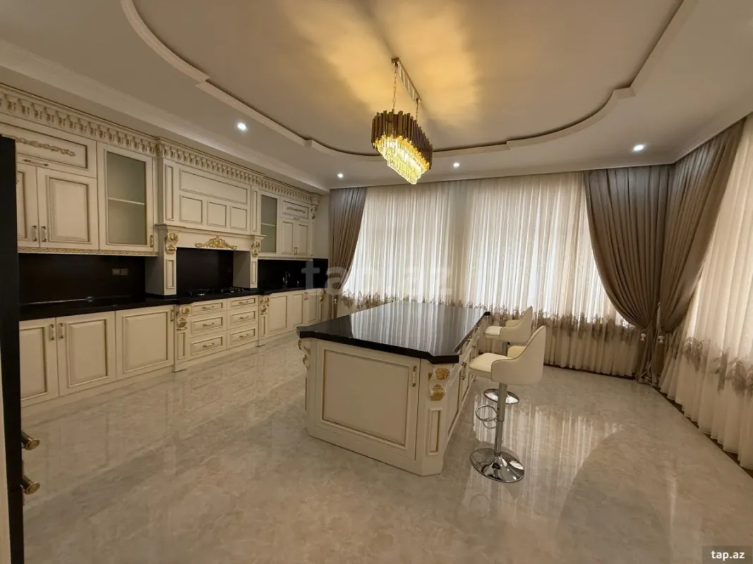 Satılır 16 otaqlı həyət evi 220 m²