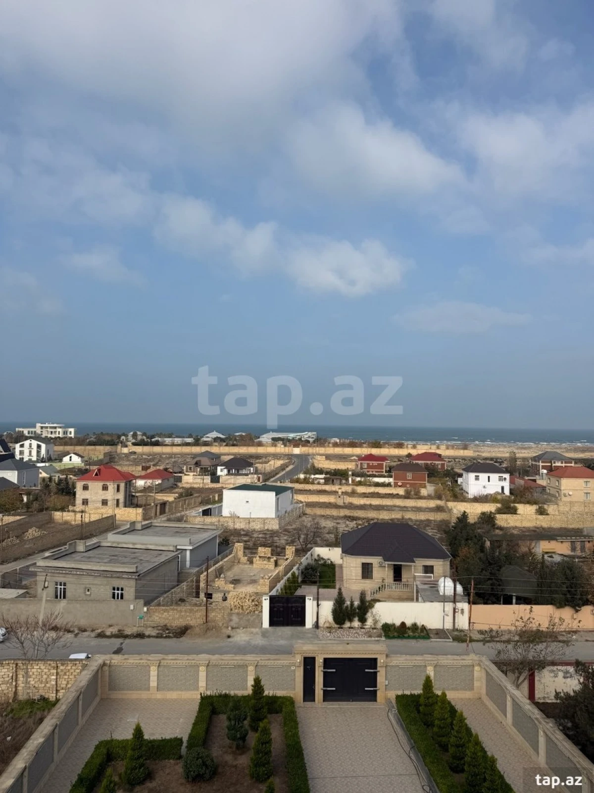 Satılır 16 otaqlı həyət evi 220 m²