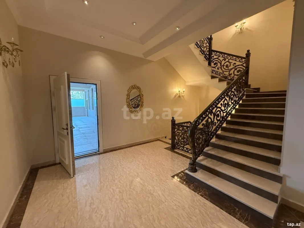 Satılır 16 otaqlı həyət evi 220 m²