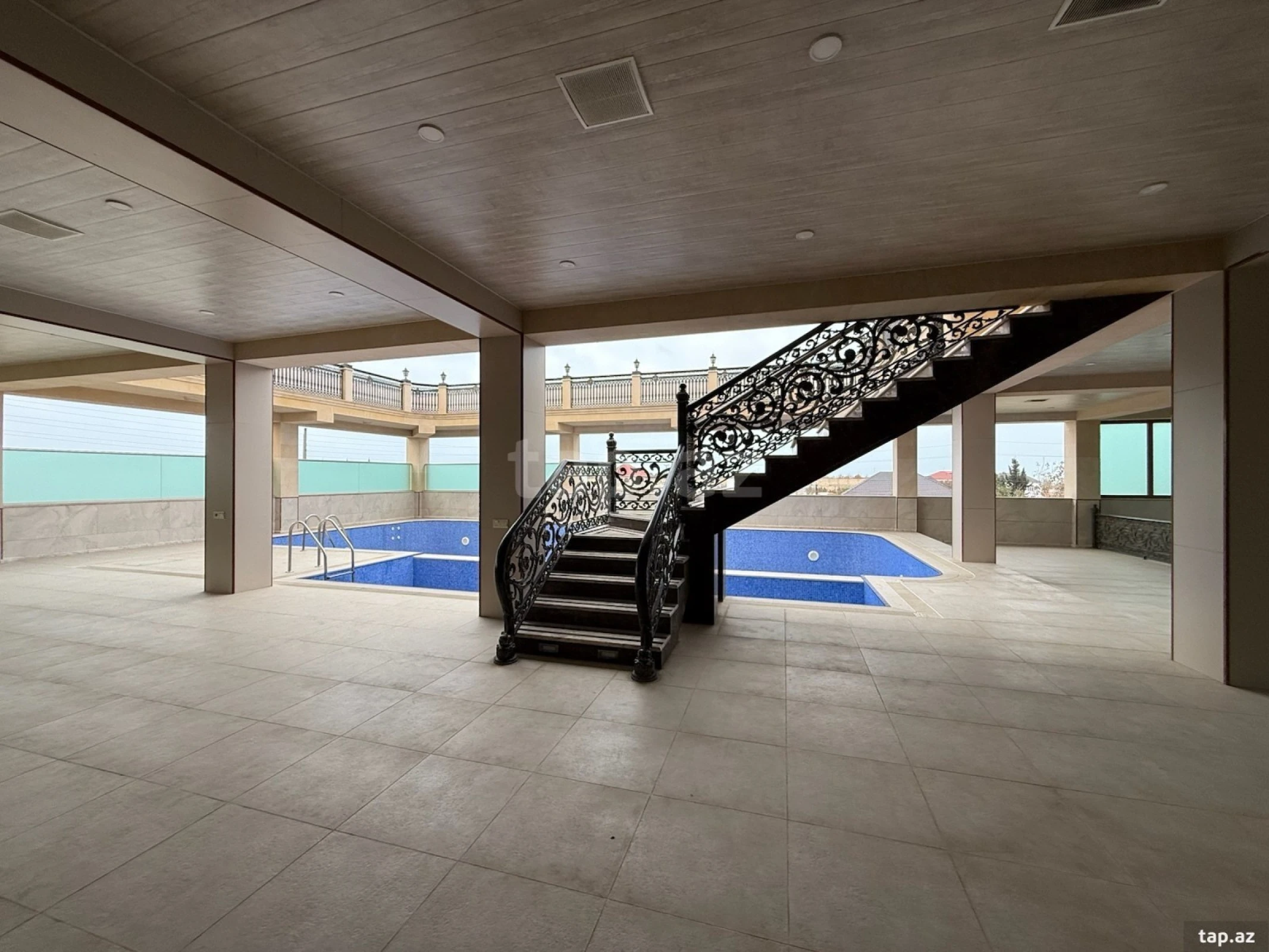 Satılır 16 otaqlı həyət evi 220 m²