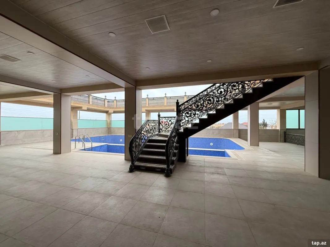 Satılır 16 otaqlı həyət evi 220 m²