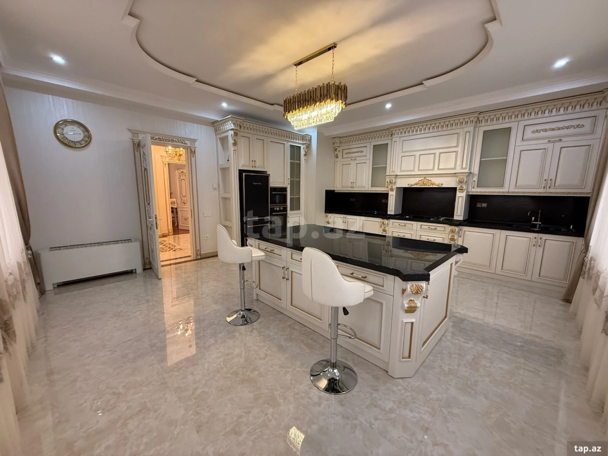 Satılır 16 otaqlı həyət evi 220 m²