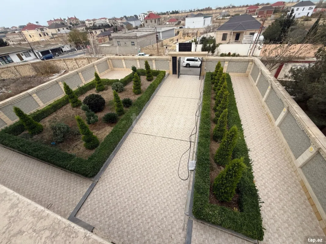Satılır 16 otaqlı həyət evi 220 m²