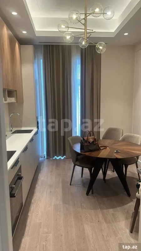 Kirayə verilir 3 otaqlı yeni tikili 101 m²