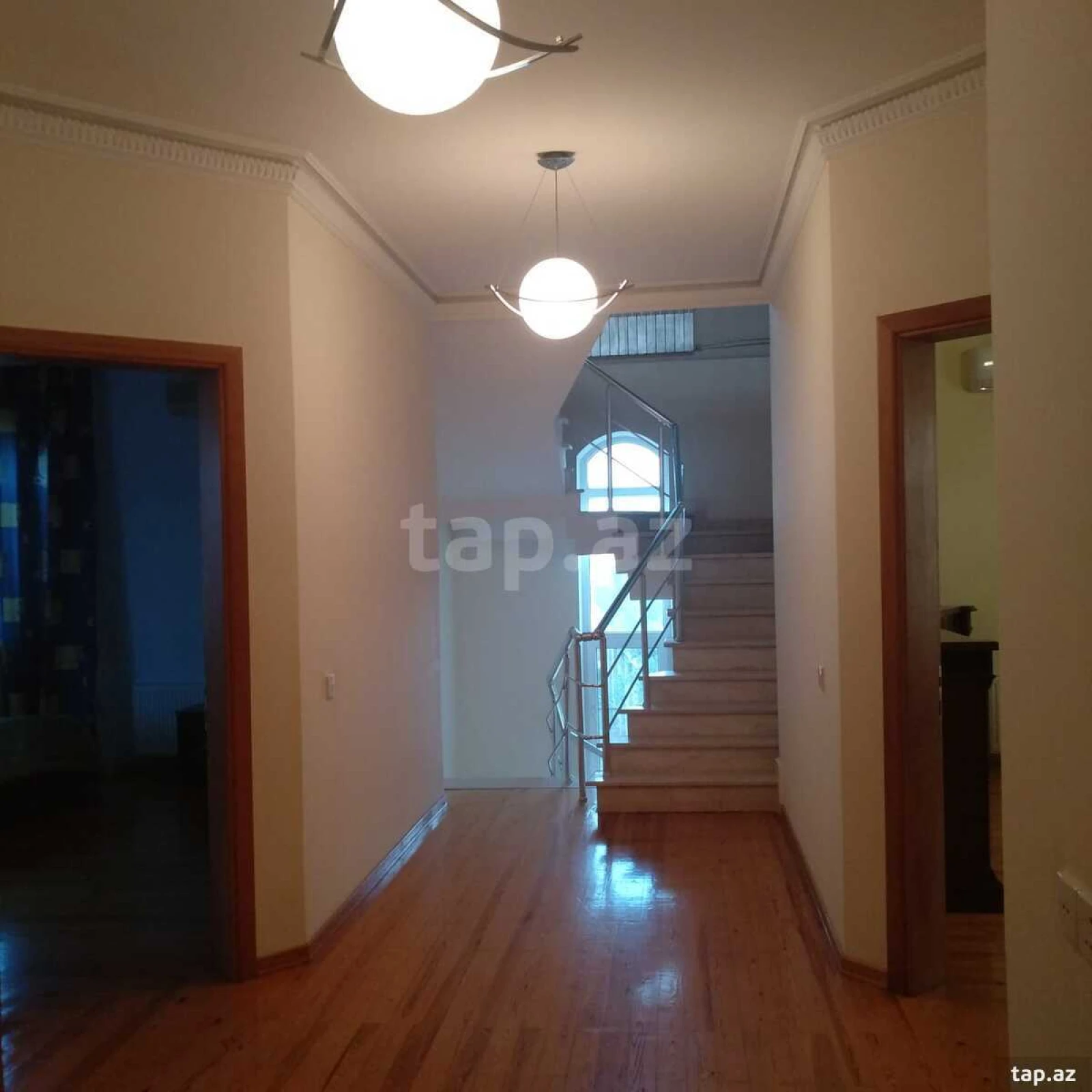 Satılır 6 otaqlı həyət evi