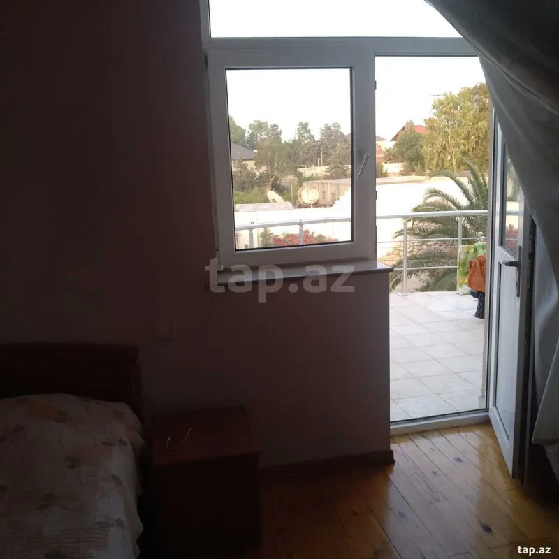 Satılır 6 otaqlı həyət evi