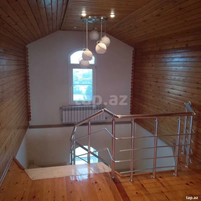 Satılır 6 otaqlı həyət evi