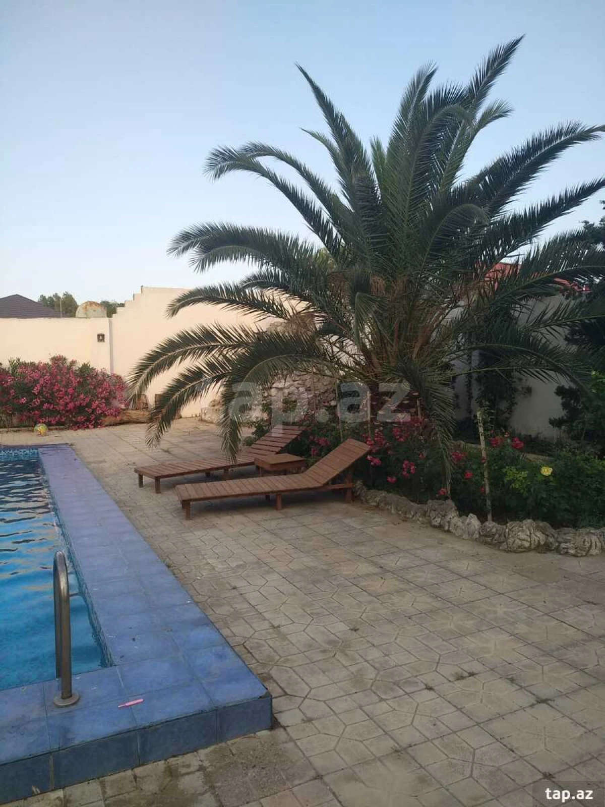 Satılır 6 otaqlı həyət evi