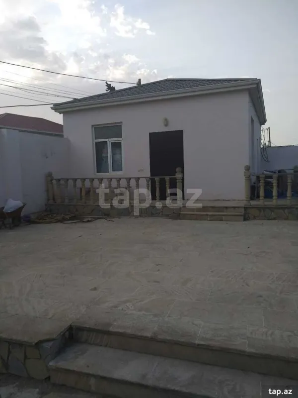 Satılır 6 otaqlı həyət evi