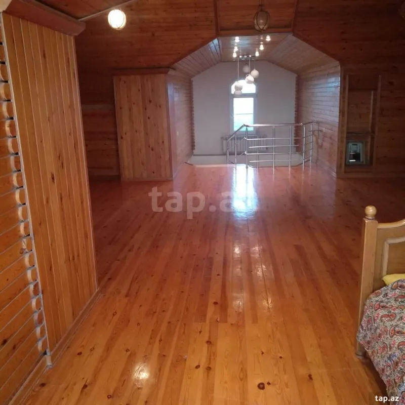 Satılır 6 otaqlı həyət evi