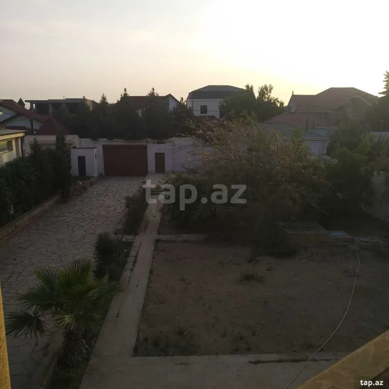 Satılır 6 otaqlı həyət evi